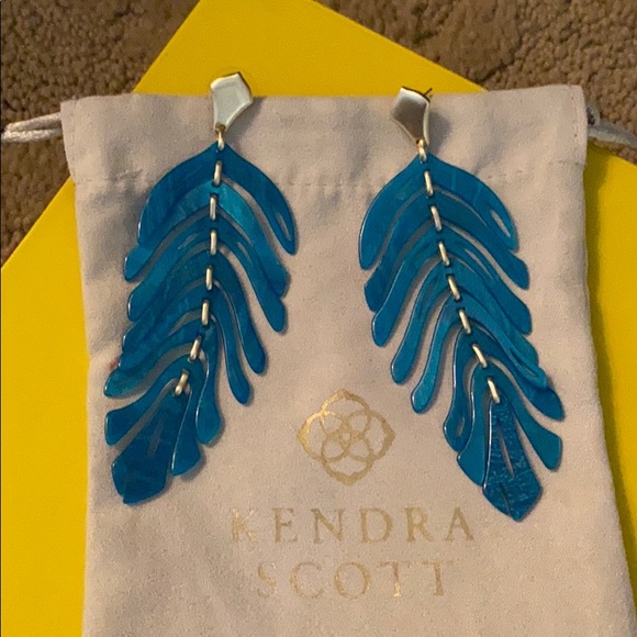 Kendra Scott turquoise blue drop earrings!